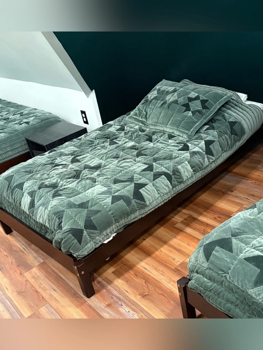 Crate & Barrel Velvet Pine Green Heritage Quilt and Pillow Sham - Twin